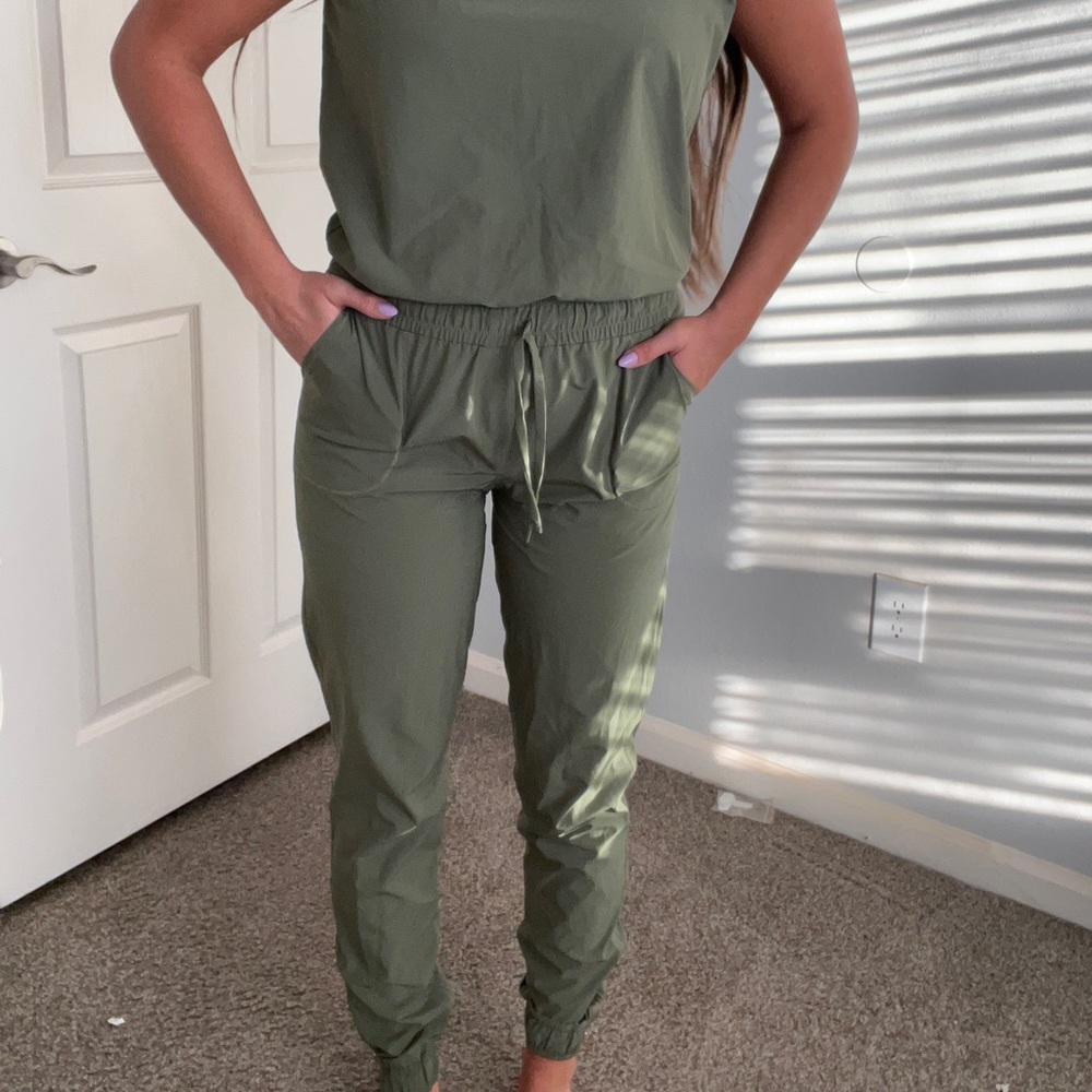 Albion Jetsetter Sage Green Short Sleeve Back Zip One Piece Jumpsuit Size Small